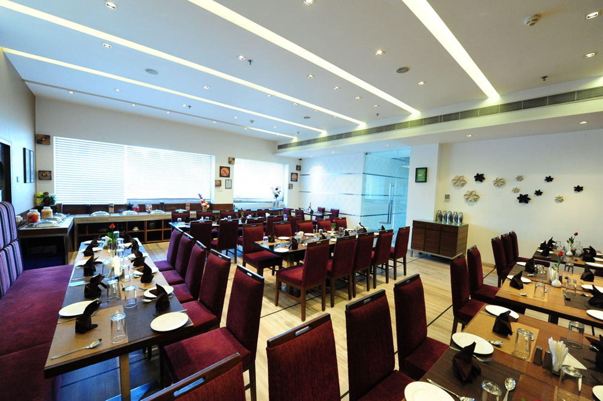 Hotel Suba Star Ahmedabad Exterior foto