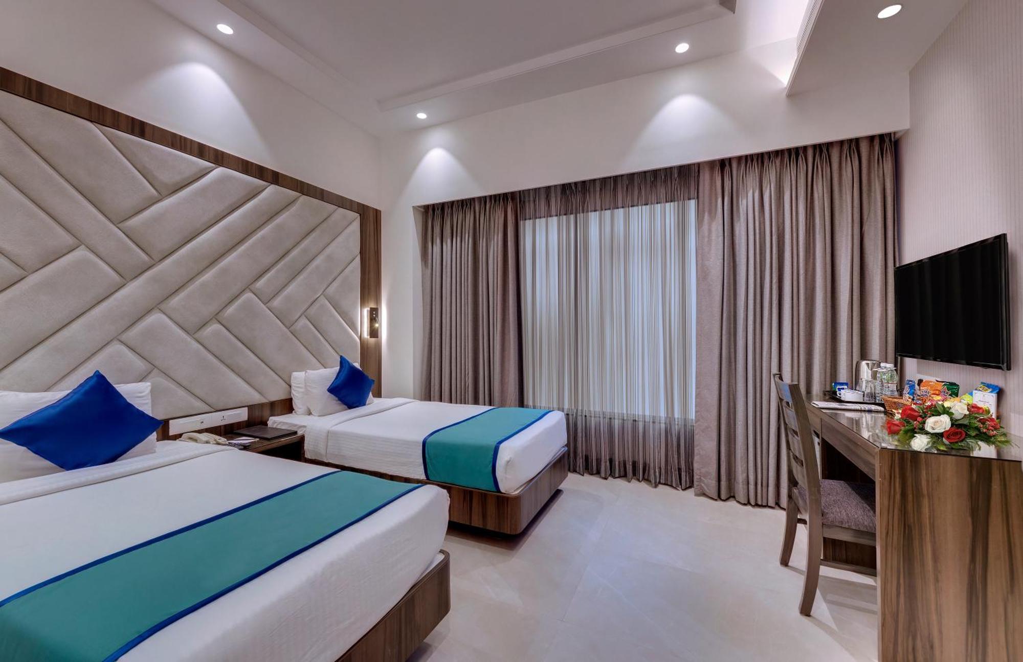 Hotel Suba Star Ahmedabad Exterior foto